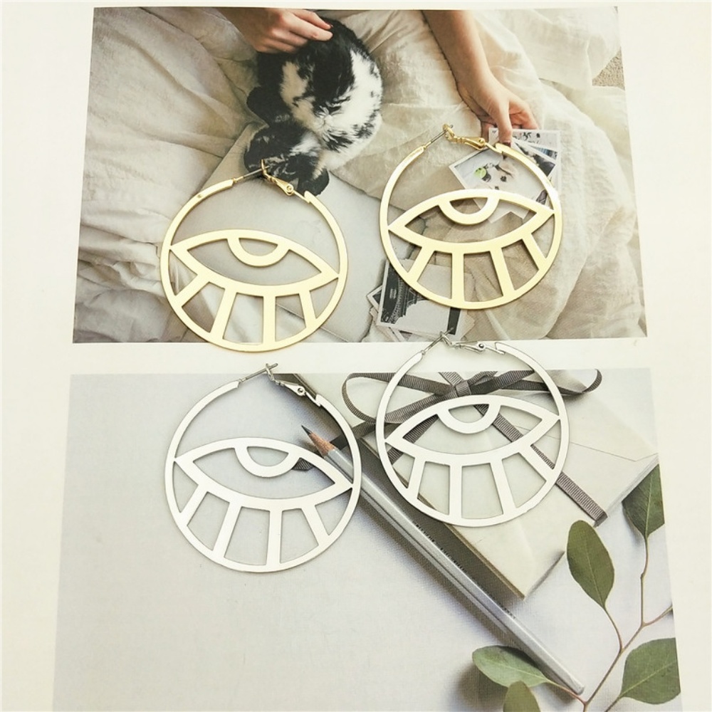 Minimalist Artists Eyes Hoop Earrings - Picture 3 of 5